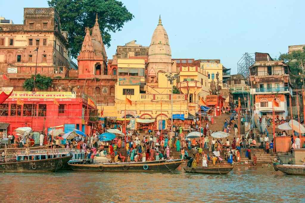 Varanasi : - वाराणसी : भारत की धर्मनगरी  एवम् जीवंत शहर