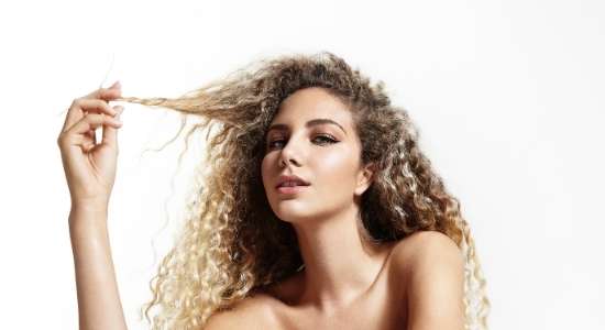 How to take care of curly hair- घुंघराले बालों की देखभाल कैसे करें