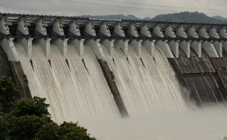 Sardar Sarovar Dam Project Essay in Hindi